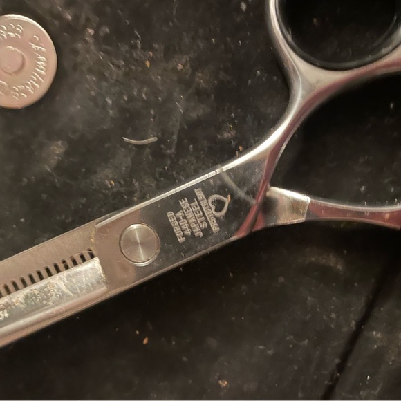 Shark Fin Shears Japanese Steel Professional 1 Monarch $600 1 texture $400 - Picture 3 of 6